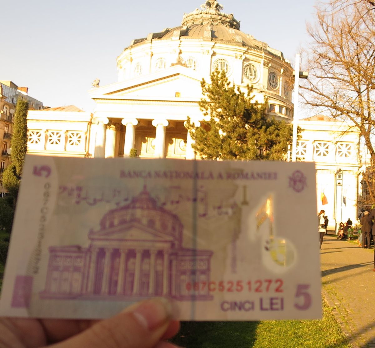 Bucharest Atheneaum with 5 Lei note