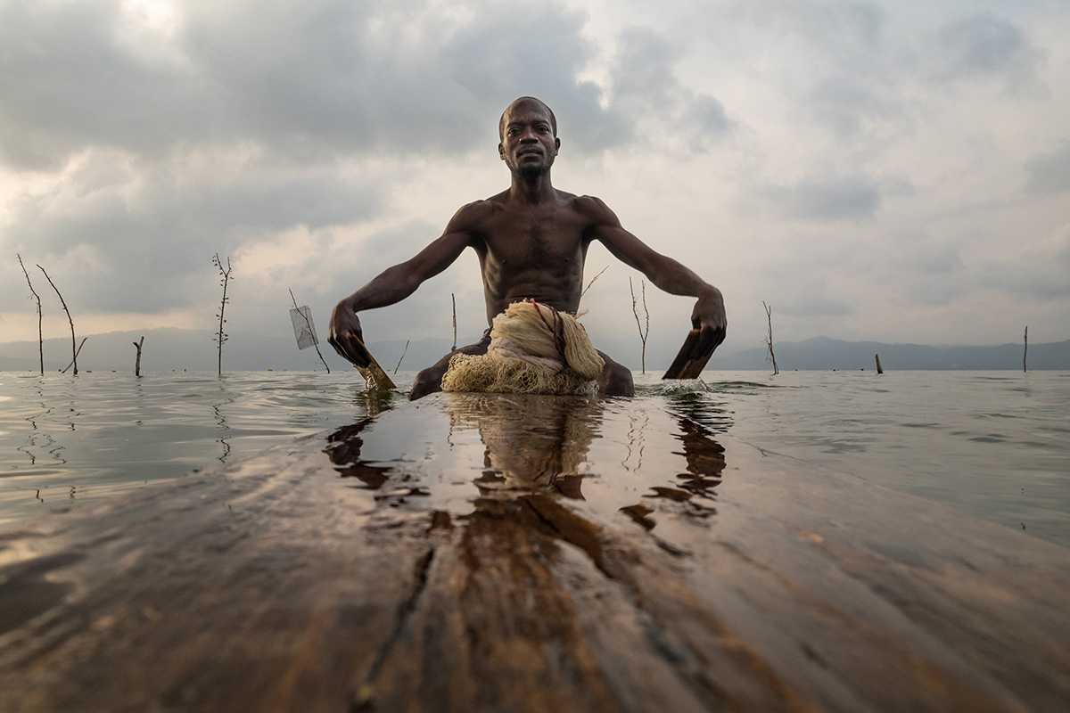 Ashanti fisherman, Lake Bosumtwi, Ghana